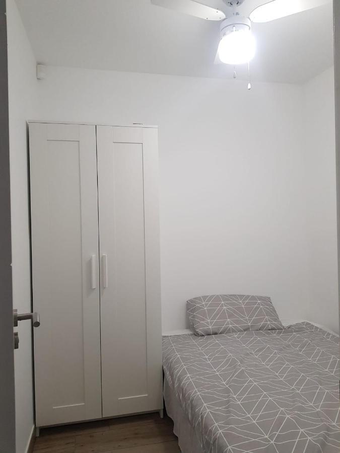 Family Comfortable Apartment Арона Экстерьер фото
